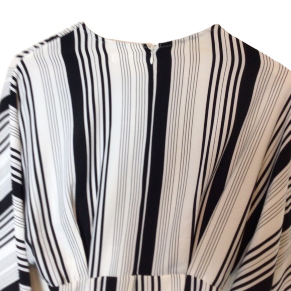 Lucca Romper - Black and White stripe Size  Small NWT - Picture 4 of 10